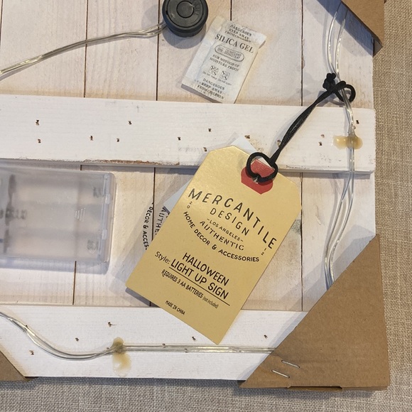 JG MERCANTILE 11x11 Halloween Autumn Fall Happy Harvest Led Sign - Picture 5 of 7